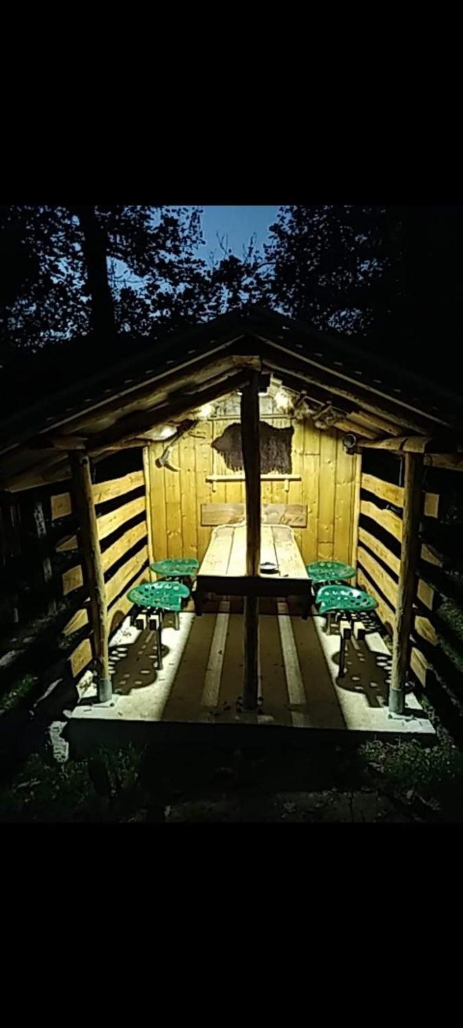 La Cabane Perchee Du Trappeur Écrainville Kültér fotó