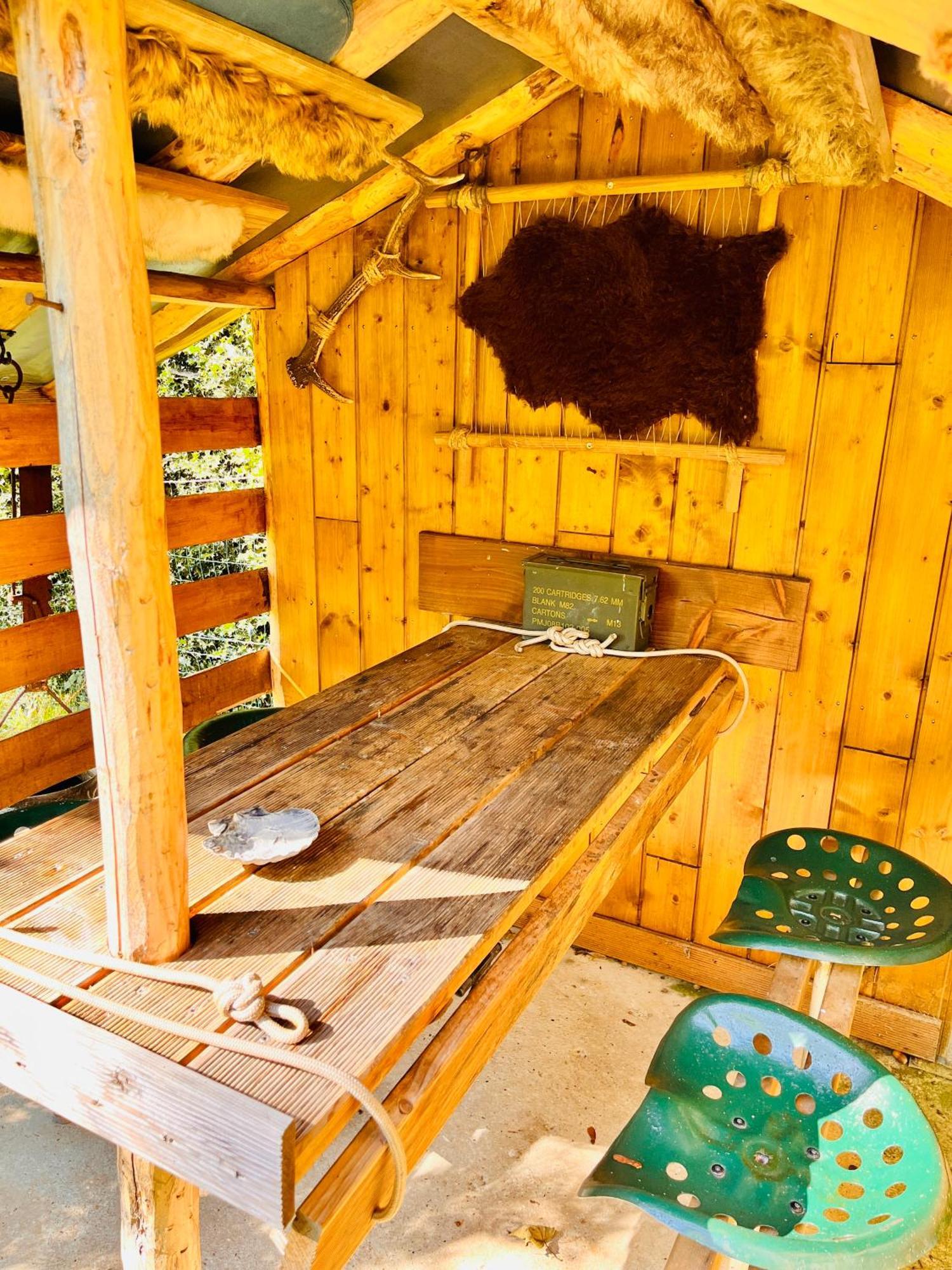 La Cabane Perchee Du Trappeur Écrainville Kültér fotó