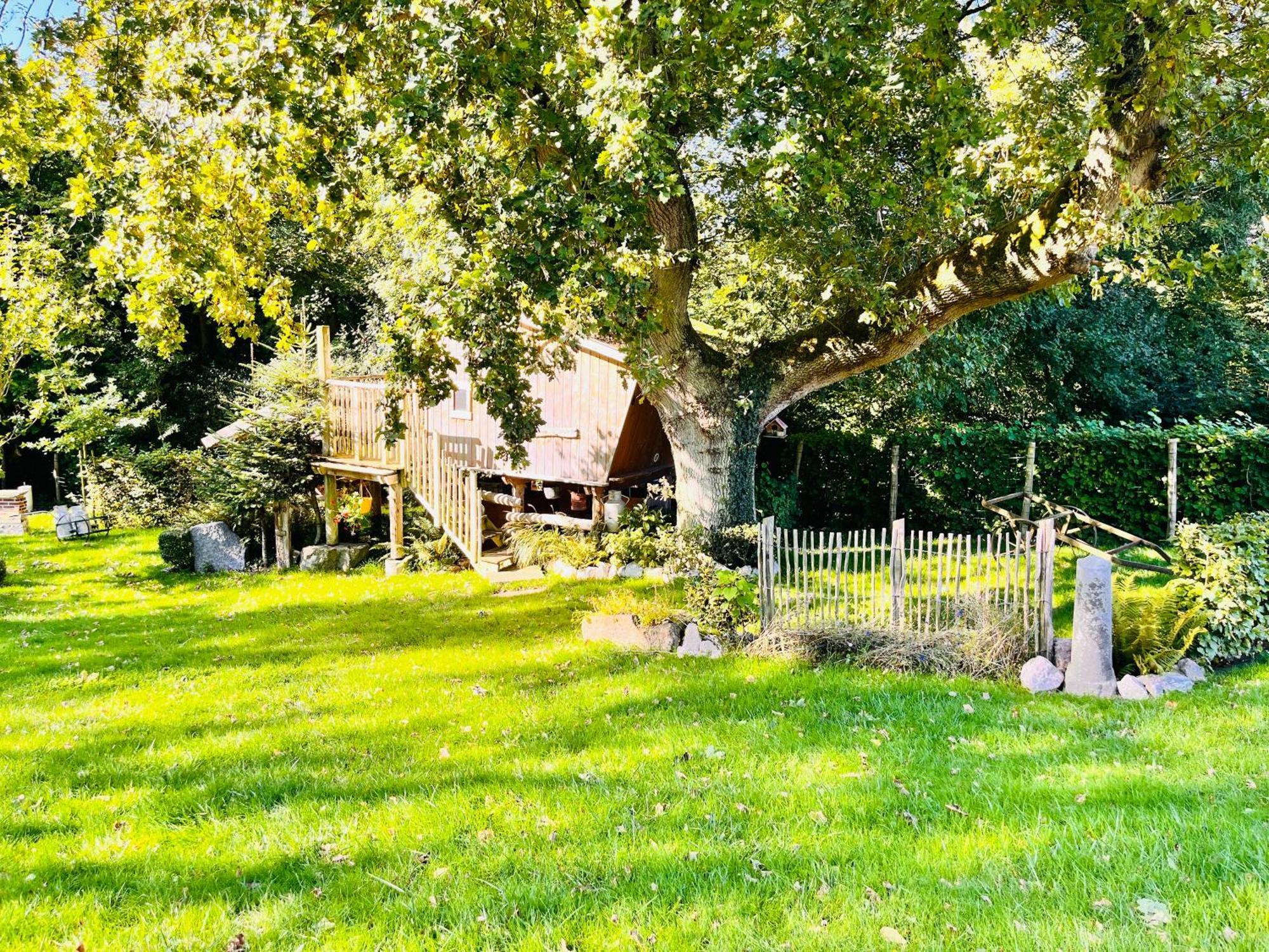 La Cabane Perchee Du Trappeur Écrainville Kültér fotó
