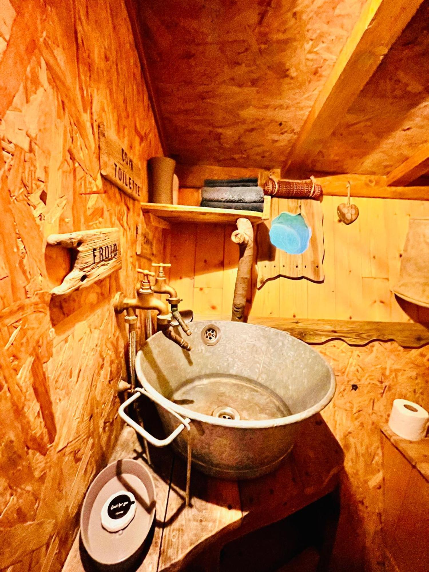 La Cabane Perchee Du Trappeur Écrainville Kültér fotó