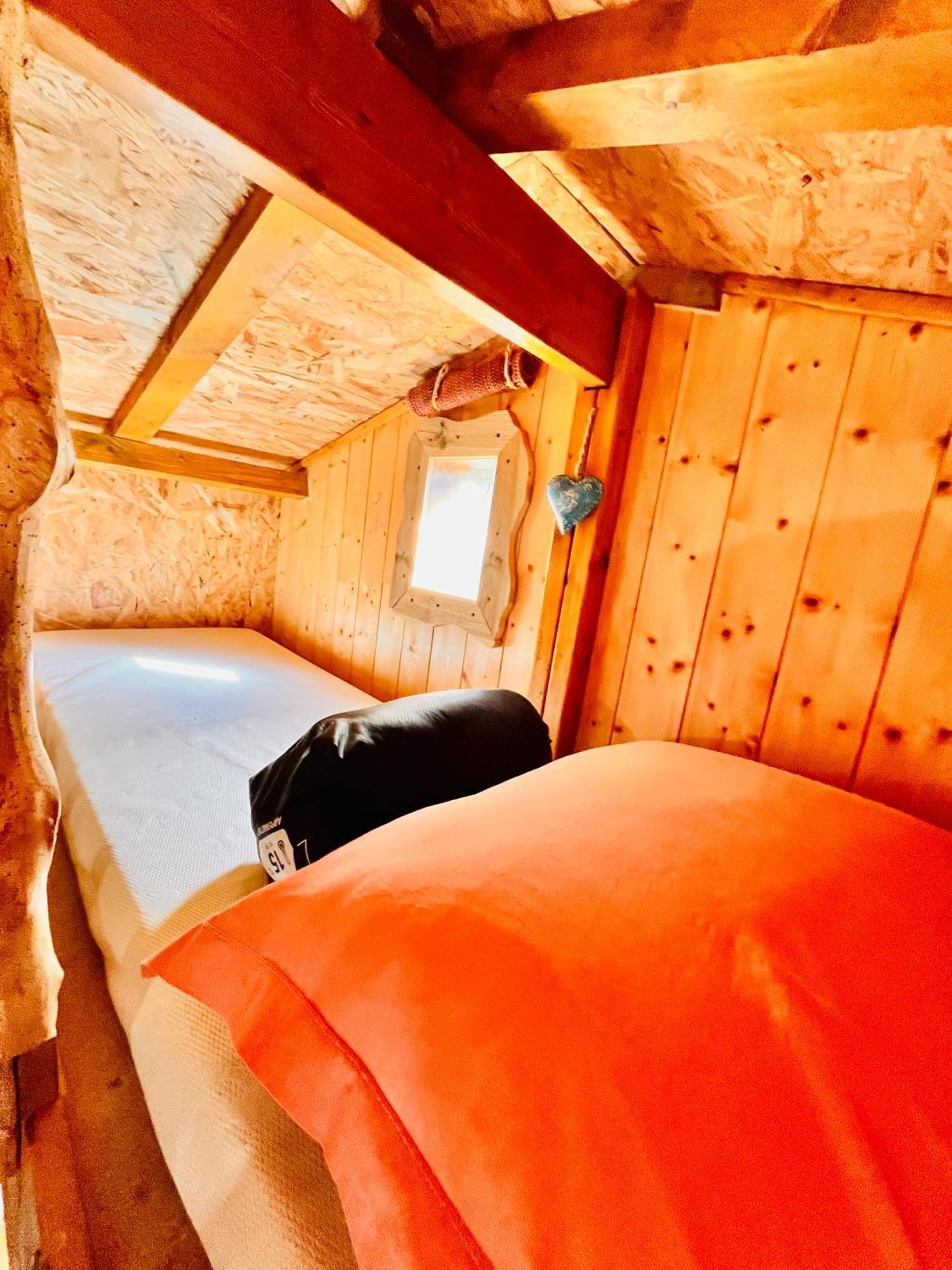 La Cabane Perchee Du Trappeur Écrainville Kültér fotó