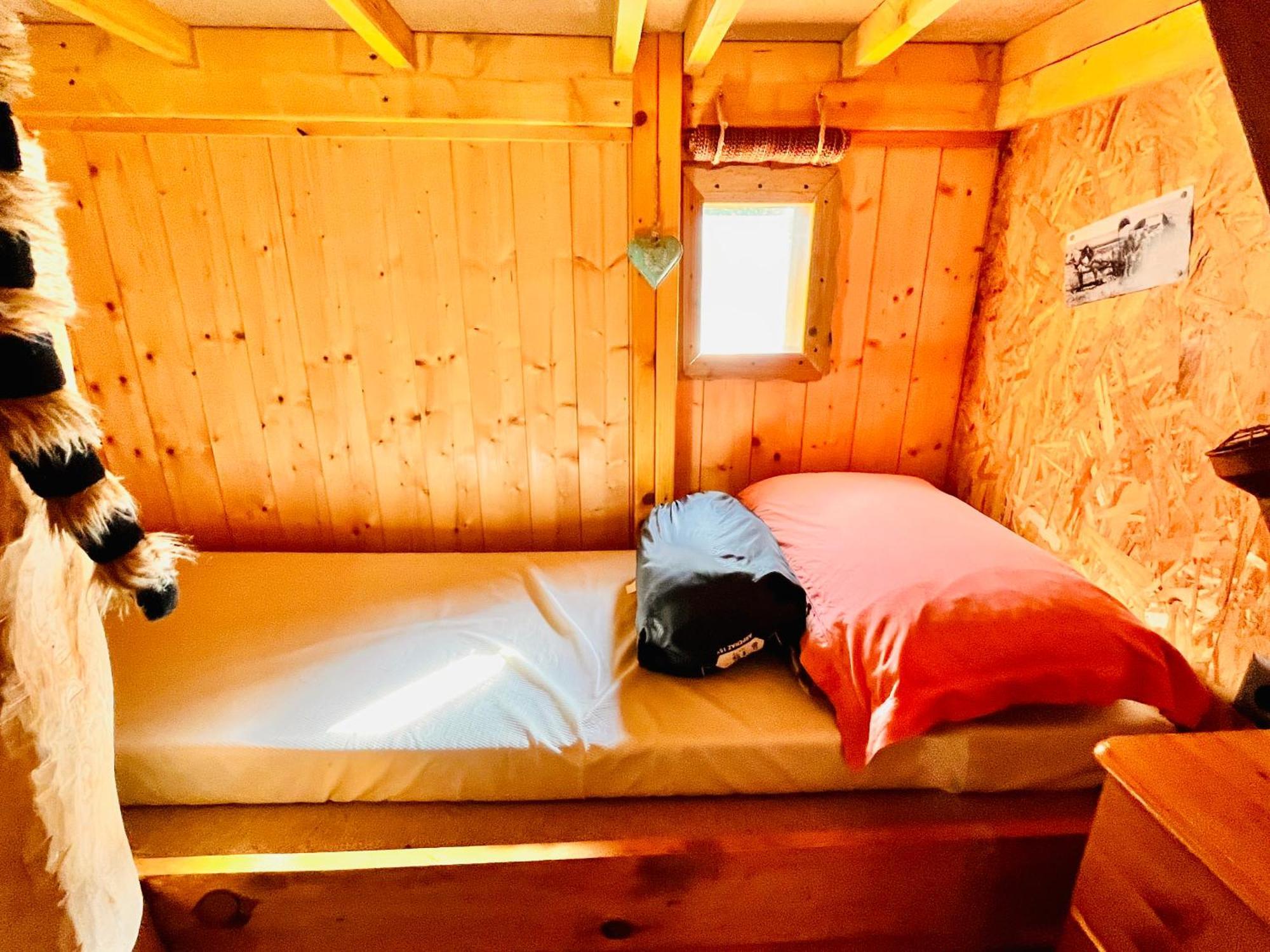 La Cabane Perchee Du Trappeur Écrainville Kültér fotó